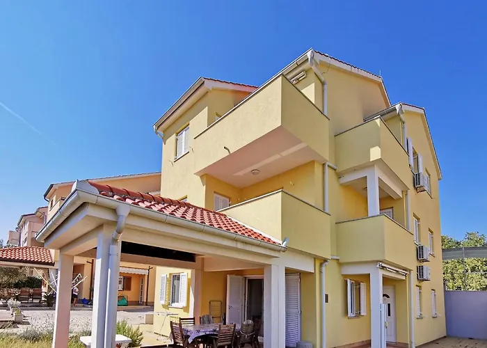 Apartment Pintadesol By Interhome Cizici